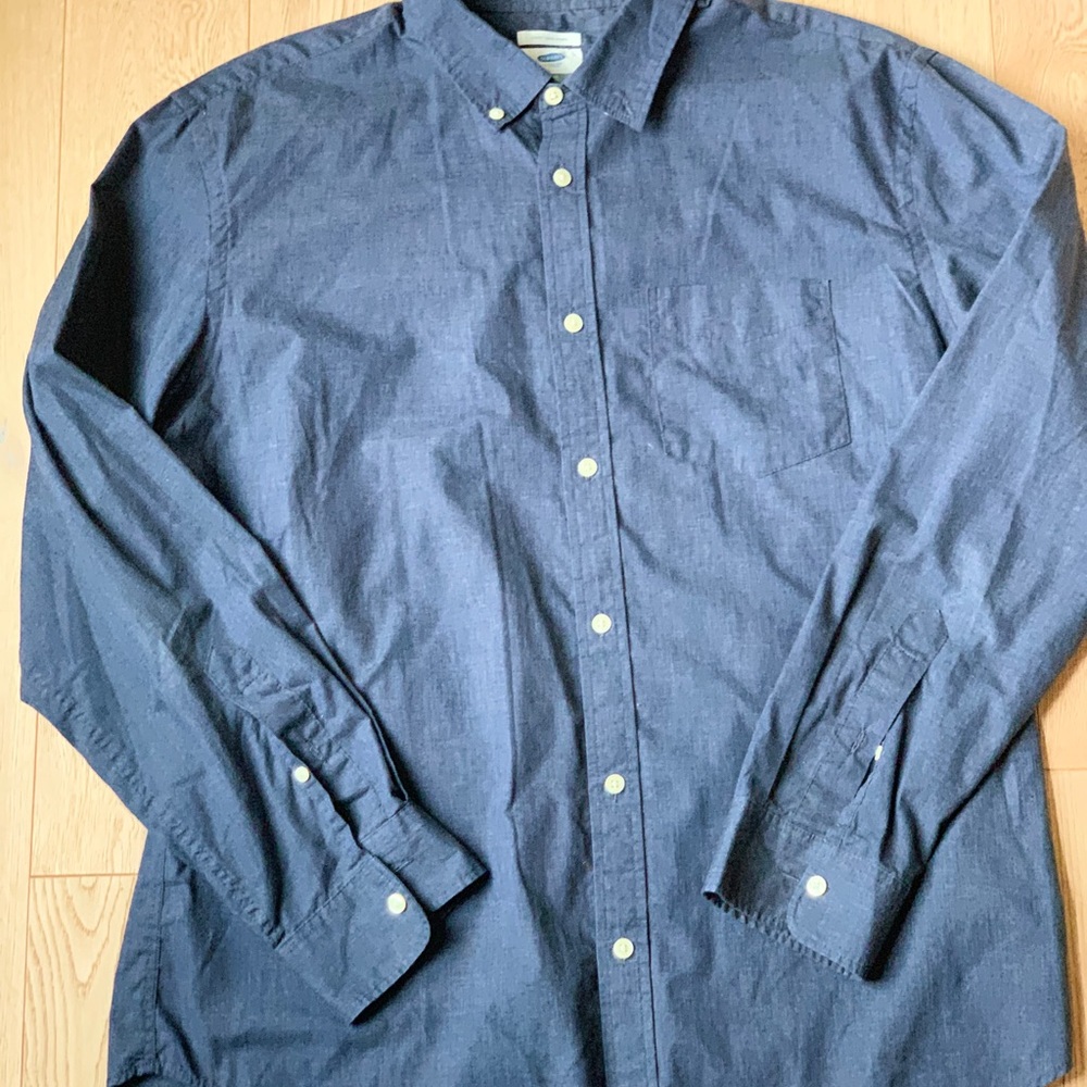 Old Navy Men's Black Button-Down Shirt